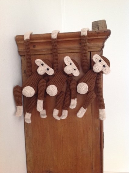 Hæklede aber i Kay Bojesens design